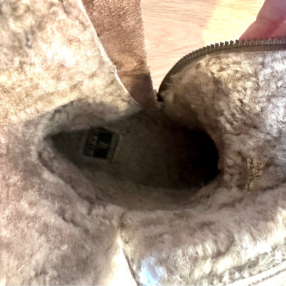 FRYE Gemma Short Shearling Leather and Suede Taupe Grey Brown Boots 8 - Picture 11 of 16